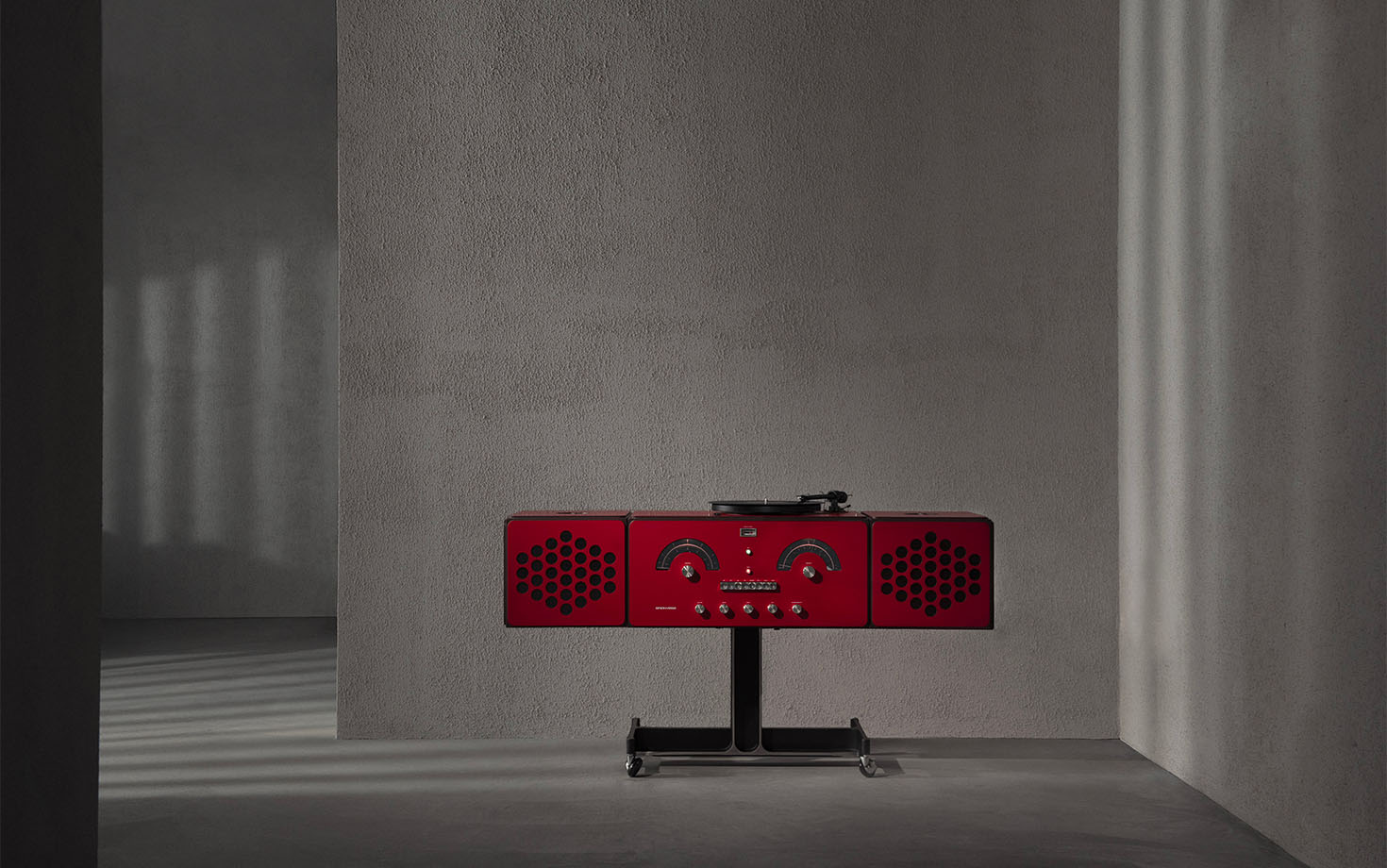 radiofonografo rosso ambientate2